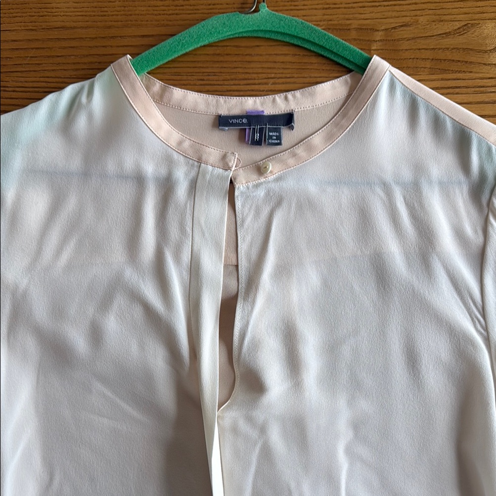 Vince Soft Cream Blouse With Keyhole Detail 100% Silk Size 8